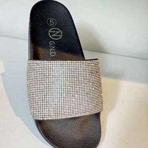 SPARKLY RHINESTONE BLACK SLIDES 295